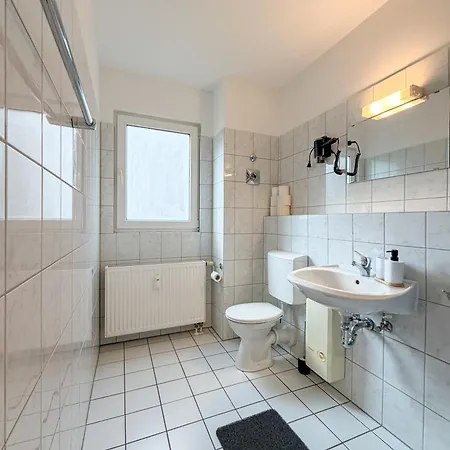 Mit Kueche Und Balkon
