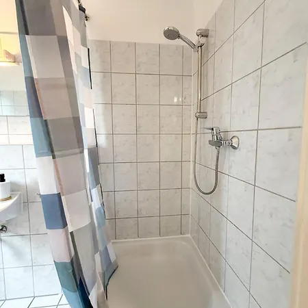 Mit Kueche Und Balkon דירה *
