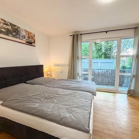 Mit Küche Und Balkon Essen